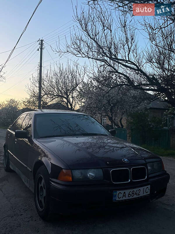Седан BMW 3 Series 1992 в Черкассах