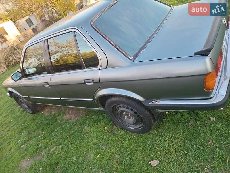 Седан BMW 3 Series 1985 в Снигиревке