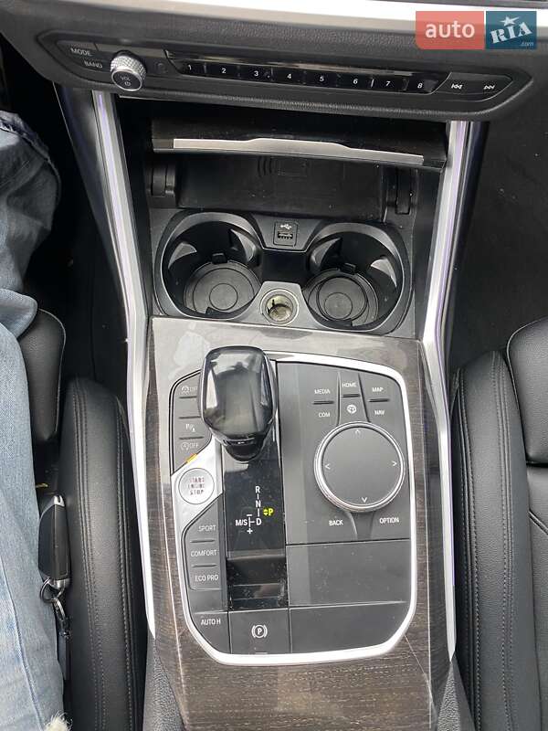 Седан BMW 3 Series 2019 в Киеве