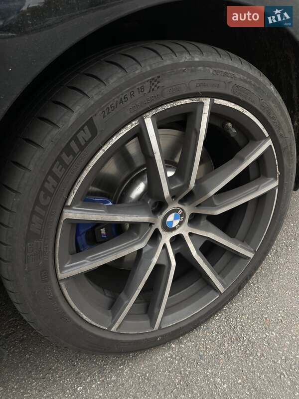 Седан BMW 3 Series 2019 в Киеве