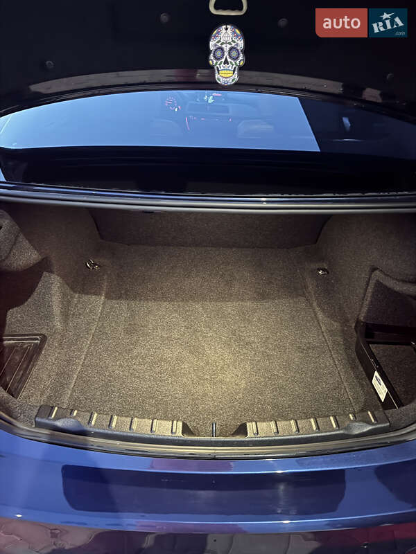 Седан BMW 3 Series 2015 в Калуше