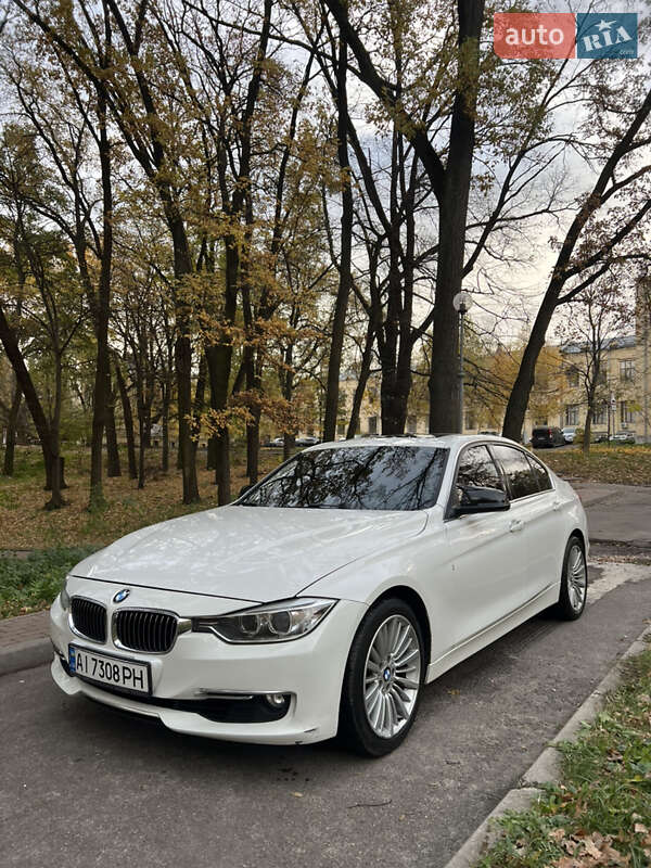 BMW 3 Series 2011