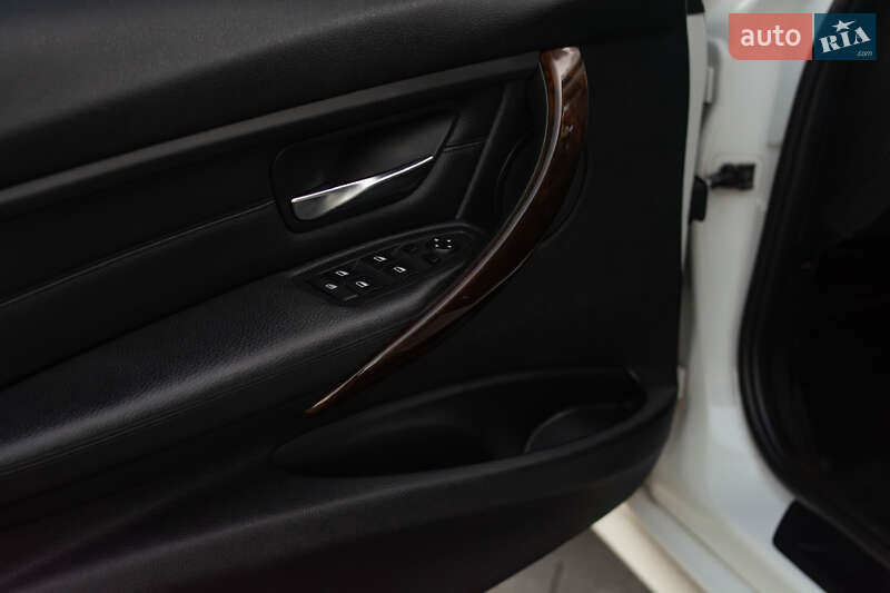 Седан BMW 3 Series 2013 в Ужгороде