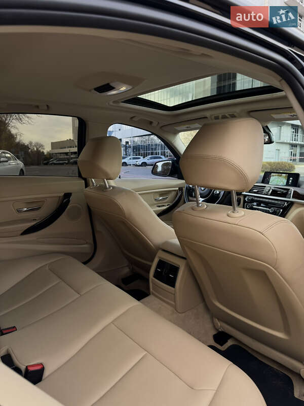 Седан BMW 3 Series 2016 в Києві
