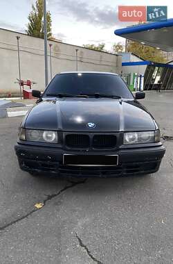 Седан BMW 3 Series 1992 в Одессе