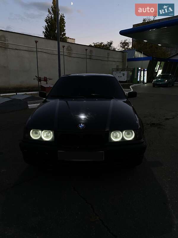 Седан BMW 3 Series 1992 в Одессе фото 6 Седан BMW 3 Series 1992 в Одессе