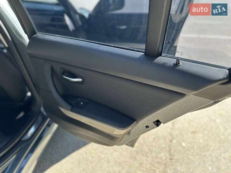 Седан BMW 3 Series 2010 в Харькове фото 17 Седан BMW 3 Series 2010 в Харькове