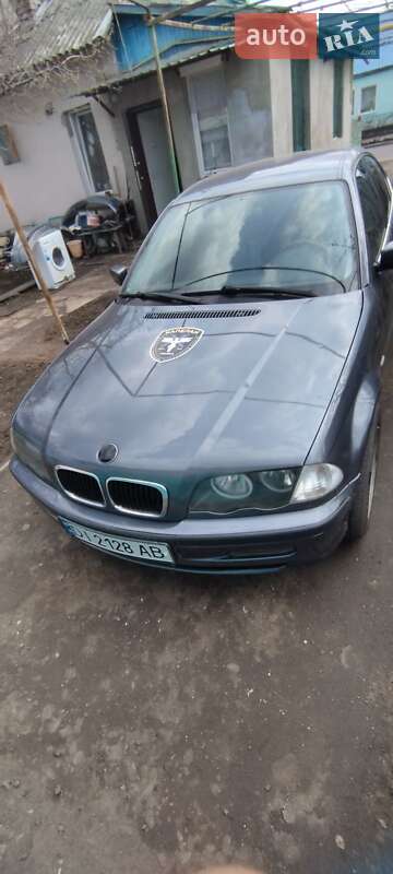 Седан BMW 3 Series 2000 в Синельниково