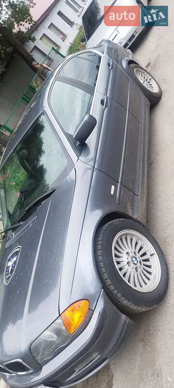 Седан BMW 3 Series 2000 в Синельниково