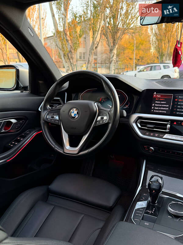 Седан BMW 3 Series 2019 в Одессе