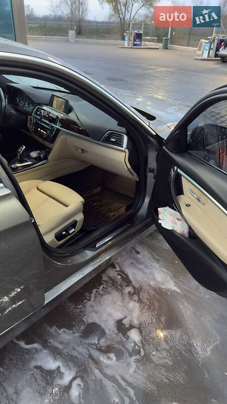 Седан BMW 3 Series 2017 в Киеве