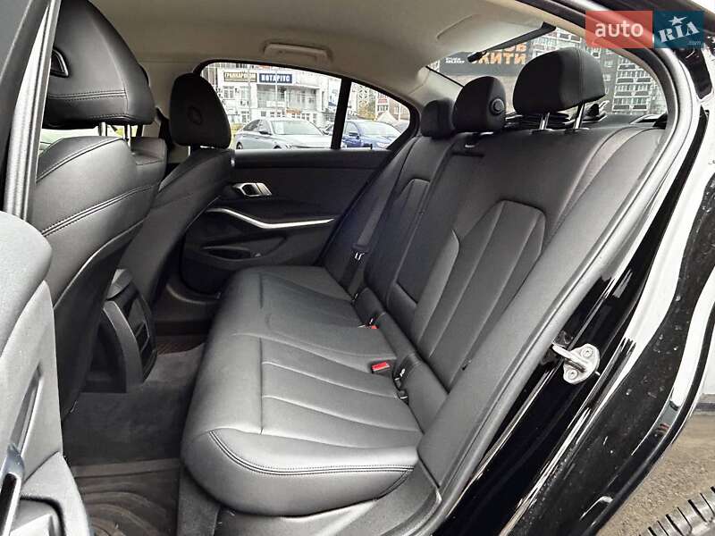 Седан BMW 3 Series 2021 в Киеве