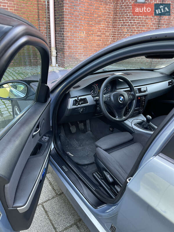 Седан BMW 3 Series 2005 в Каменец-Подольском