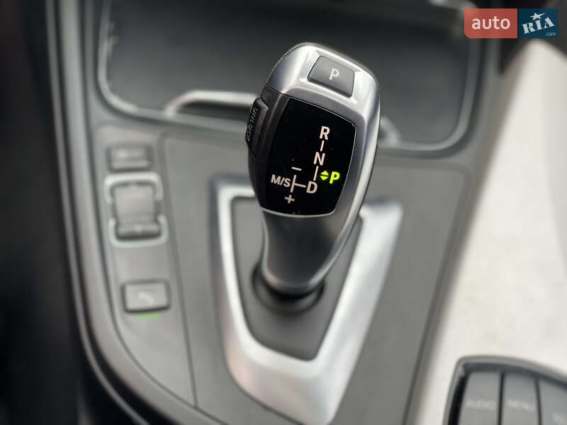 Седан BMW 3 Series 2017 в Киеве