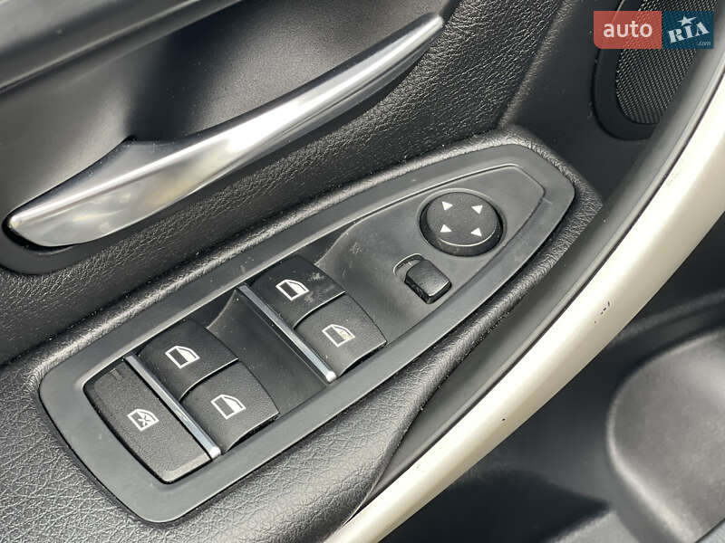 Седан BMW 3 Series 2017 в Киеве