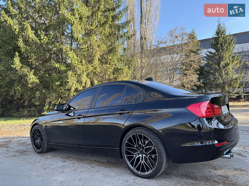 Седан BMW 3 Series 2012 в Умани