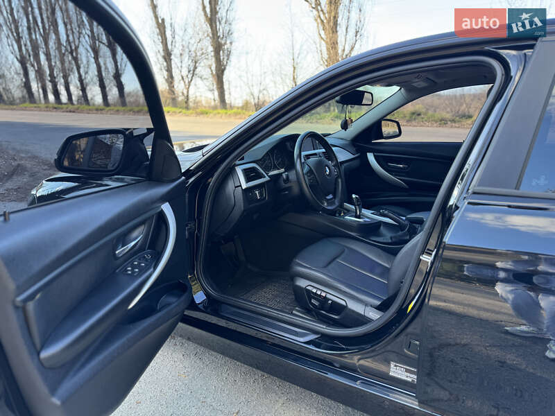 Седан BMW 3 Series 2012 в Умани