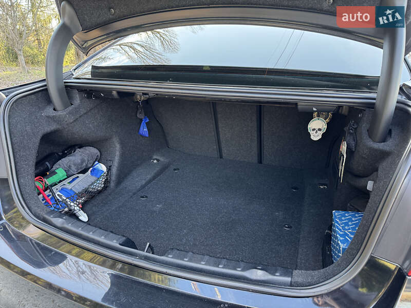 Седан BMW 3 Series 2012 в Умани