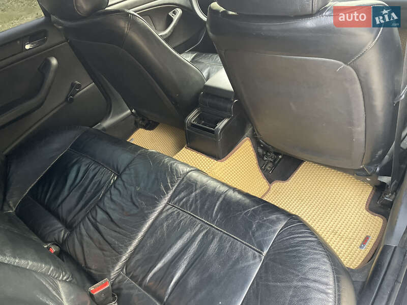 Седан BMW 3 Series 1999 в Градижске