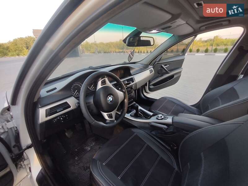 Седан BMW 3 Series 2006 в Желтых Водах