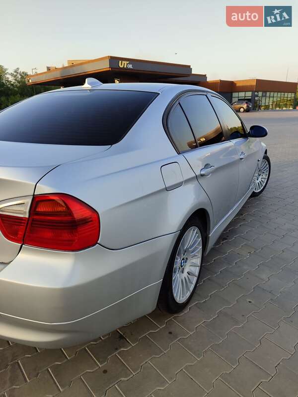 Седан BMW 3 Series 2006 в Желтых Водах