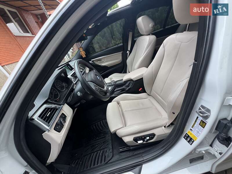 Седан BMW 3 Series 2016 в Києві