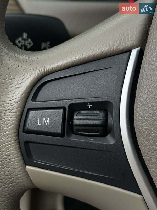 Седан BMW 3 Series 2012 в Киеве