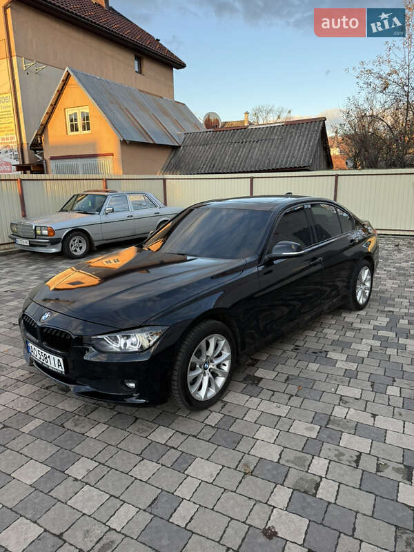 Седан BMW 3 Series 2014 в Сваляве