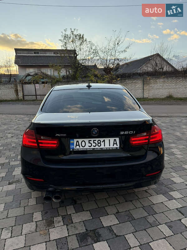 Седан BMW 3 Series 2014 в Сваляве