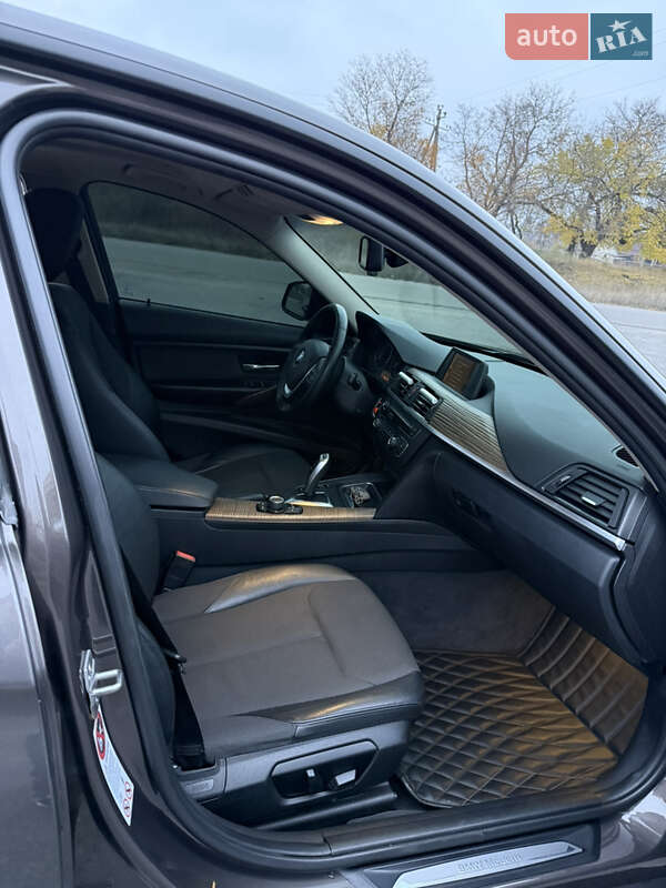 Седан BMW 3 Series 2012 в Новомосковске