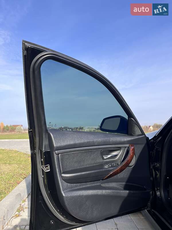 Седан BMW 3 Series 2014 в Рівному