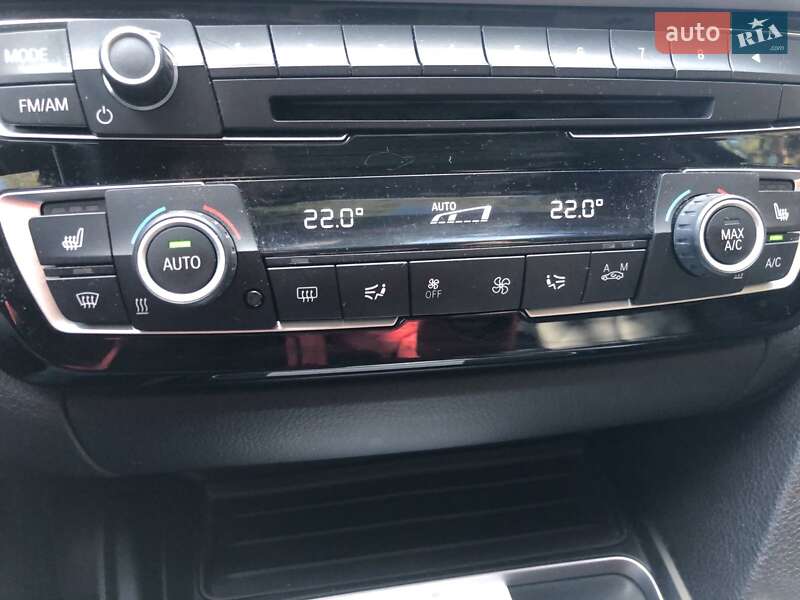 Седан BMW 3 Series 2016 в Киеве