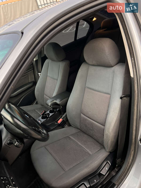 Седан BMW 3 Series 2003 в Ивано-Франковске