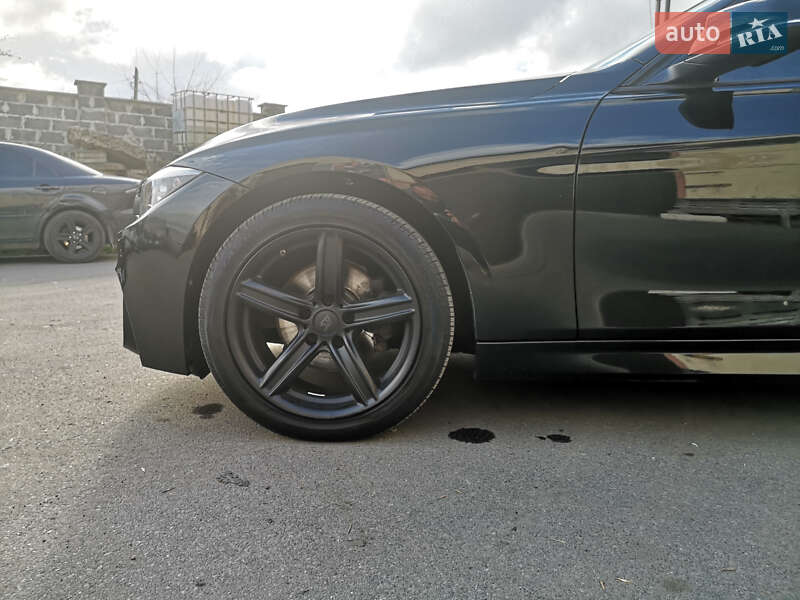 Седан BMW 3 Series 2013 в Калуше