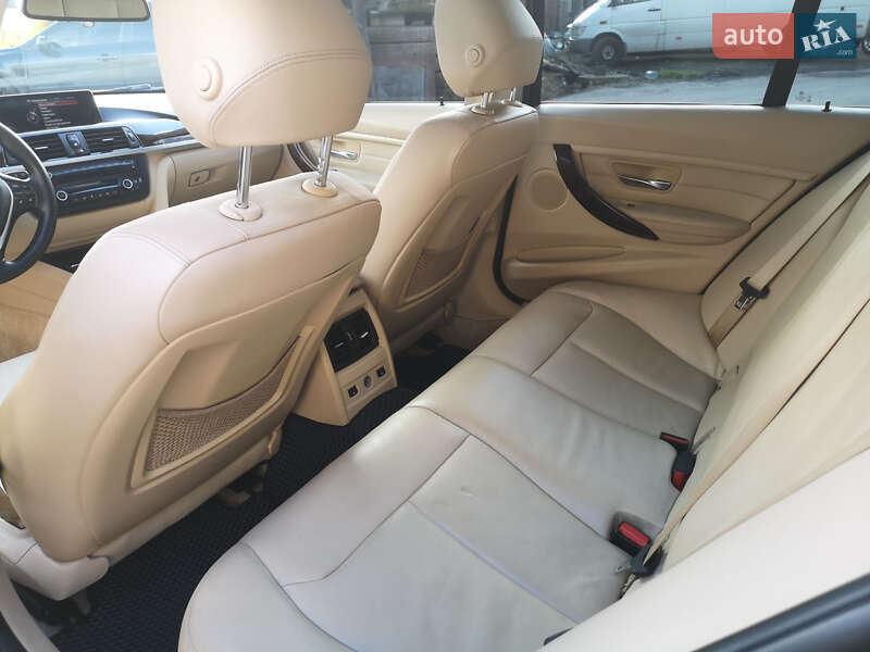 Седан BMW 3 Series 2013 в Калуше