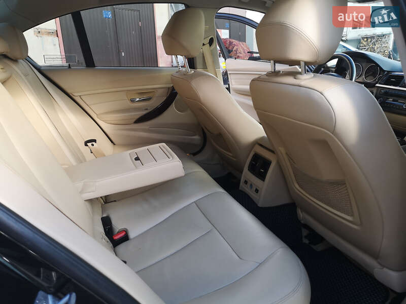 Седан BMW 3 Series 2013 в Калуше