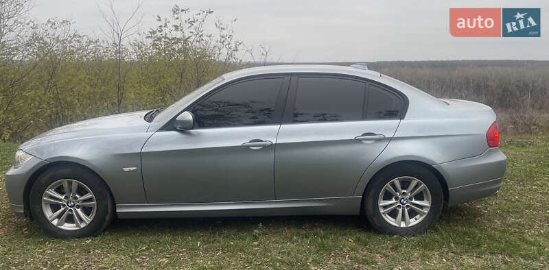 Седан BMW 3 Series 2011 в Чугуеве фото 29 Седан BMW 3 Series 2011 в Чугуеве