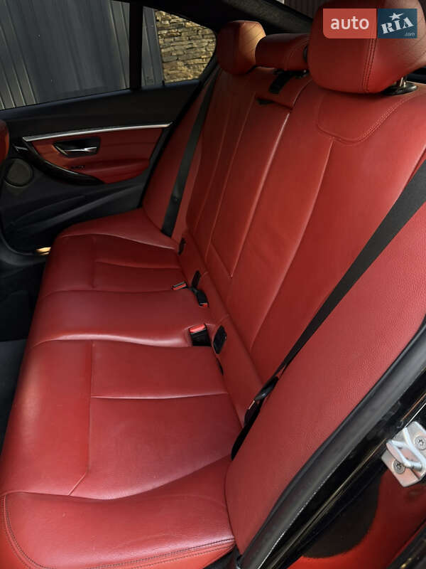 Седан BMW 3 Series 2016 в Киеве
