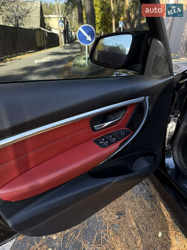 Седан BMW 3 Series 2016 в Киеве