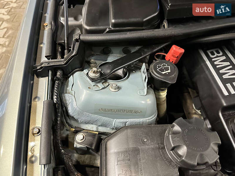 Седан BMW 3 Series 2006 в Умани