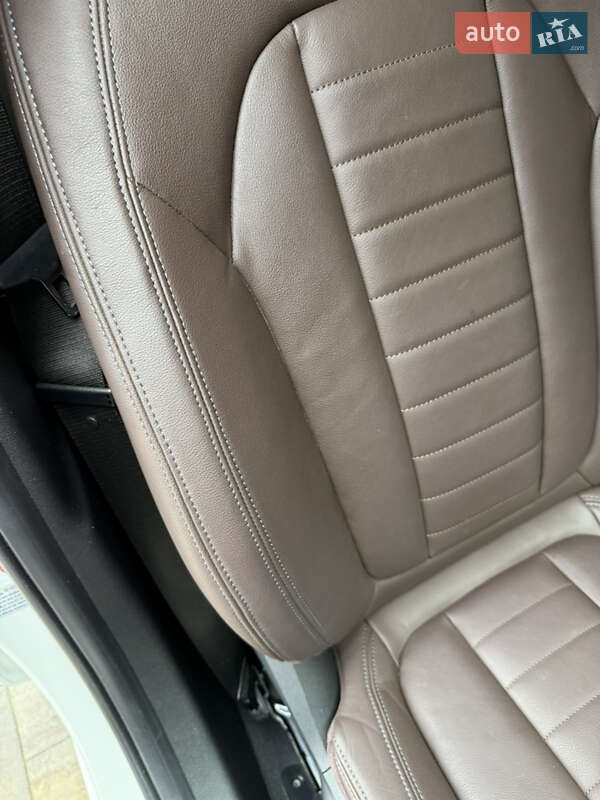 Седан BMW 3 Series 2020 в Одессе