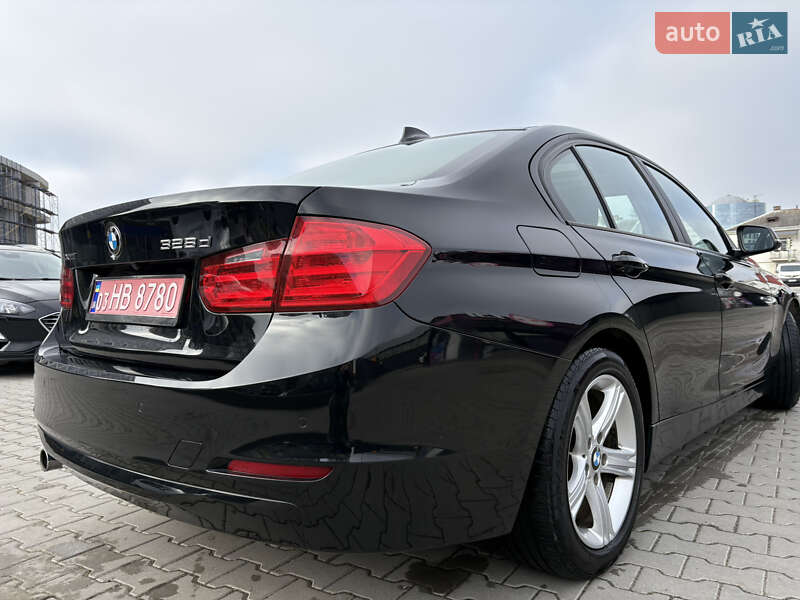 Седан BMW 3 Series 2014 в Львові