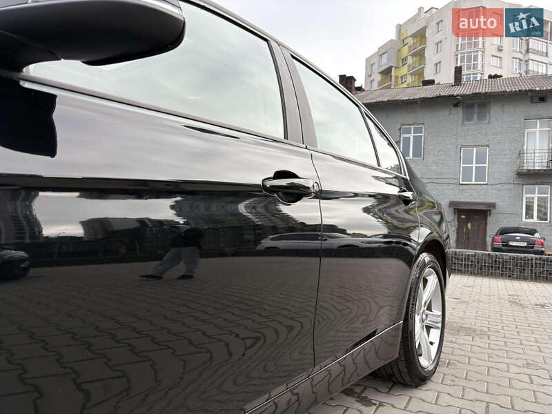 Седан BMW 3 Series 2014 в Львові