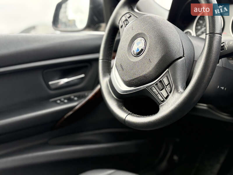 Седан BMW 3 Series 2014 в Львові