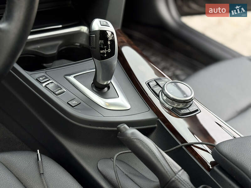 Седан BMW 3 Series 2014 в Львові