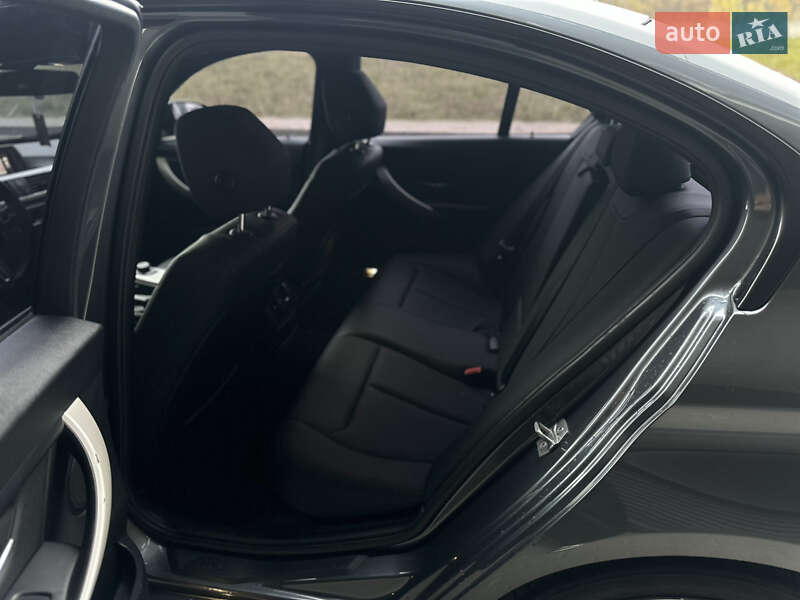 Седан BMW 3 Series 2015 в Киеве