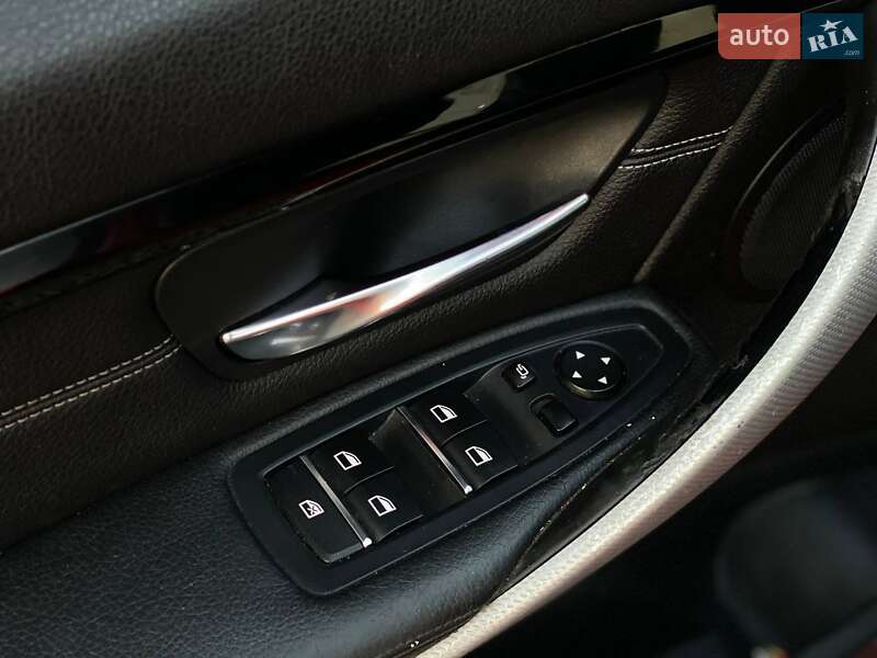 Седан BMW 3 Series 2016 в Львове