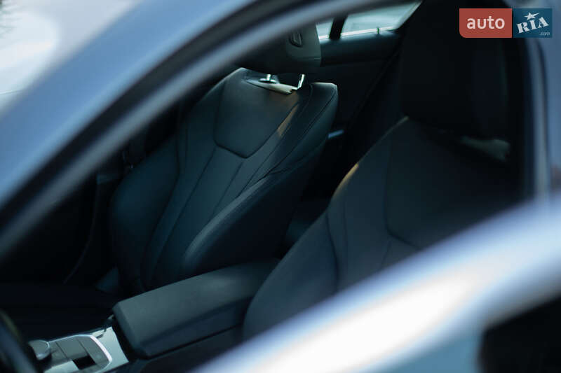 Седан BMW 3 Series 2020 в Виннице