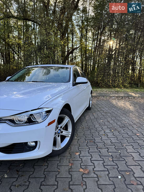 Седан BMW 3 Series 2012 в Львові