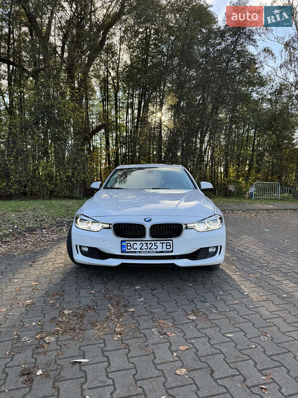 Седан BMW 3 Series 2012 в Львові
